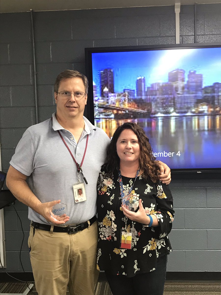 JMS_Eagles's tweet photo. Congratulations to our first JMS Staff Leadership in Action award winners - Michelle Sanders & Lars Hondorf! Thanks to @ASAPofAnderson for sponsoring these awards for our staff!! @ORSchools #PreventWorks #leadership #Rockstars #Math https://t.co/YkimS2pZUK