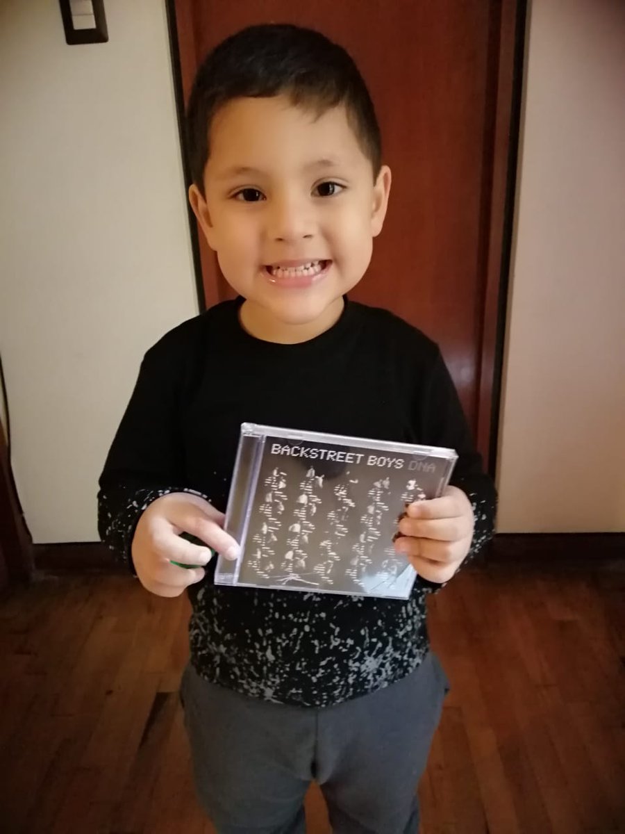 NattyNatt19's tweet photo. Come to Perú please, my Little son, me and all the Perú awaits you guys  🇵🇪🙏 #PerúWantsDnaWorldTour @BSBOF_PERU  @backstreetboys @nickcarter @aj_mclean @brian_littrell @howied @kevinrichardson we love you https://t.co/XOCKO0nF9K