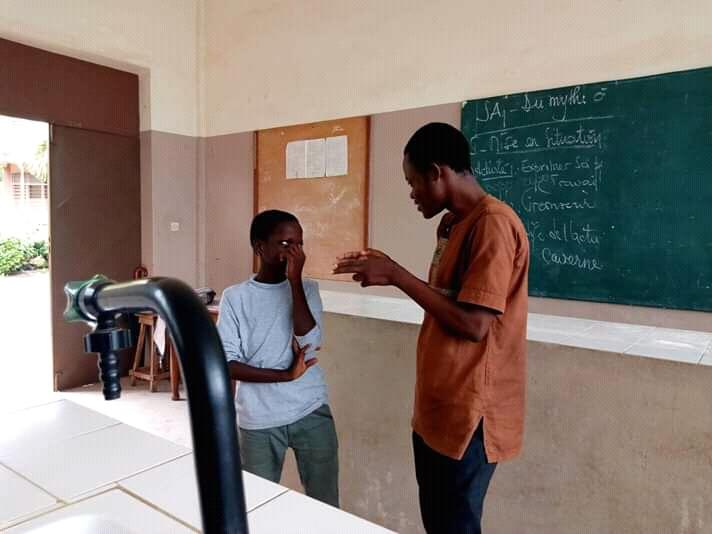 OngJts's tweet photo. Lancement du projet "l'art oratoire, un outil pour tout talent" à SOS village d'enfants de Calavi ce jour
#ONGJTS https://t.co/YppYiEaQzb