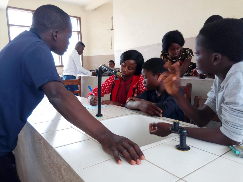OngJts's tweet photo. Lancement du projet "l'art oratoire, un outil pour tout talent" à SOS village d'enfants de Calavi ce jour
#ONGJTS https://t.co/YppYiEaQzb