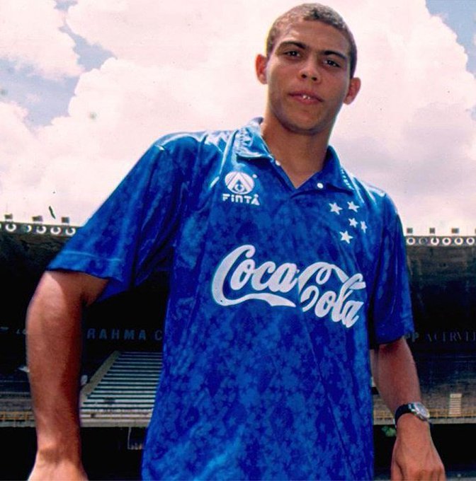 Football Memories on Twitter: &quot;A young Ronaldo at Cruzeiro #footballmemories #Cruzeiro #vamoscruzeiro #NasBatalhasComOCruzeiro #PeloHepta #OMaiorCampeão #HOJETEMCRUZEIRO #ronaldo #fenomeno #r9 #brasil #brazil #90sfootball #Selecao #SelecaoSportv ...