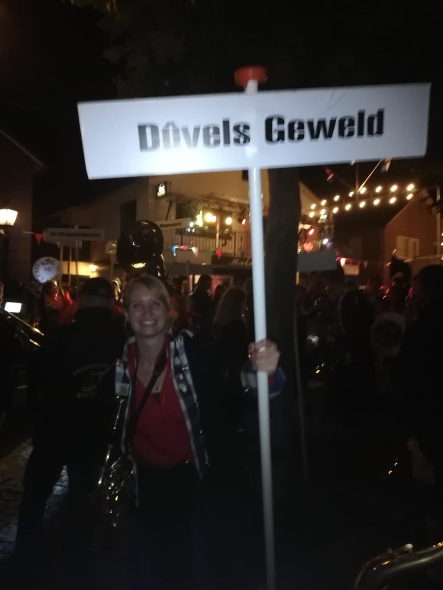 #DeLutte mooi tweede prijs in #lichtstad #Gramsbergen in de wacht gesleept. Collegakapel Veur Gek en Onwies (ook uit gemeente Losser) met derde prijs naar huis 😃