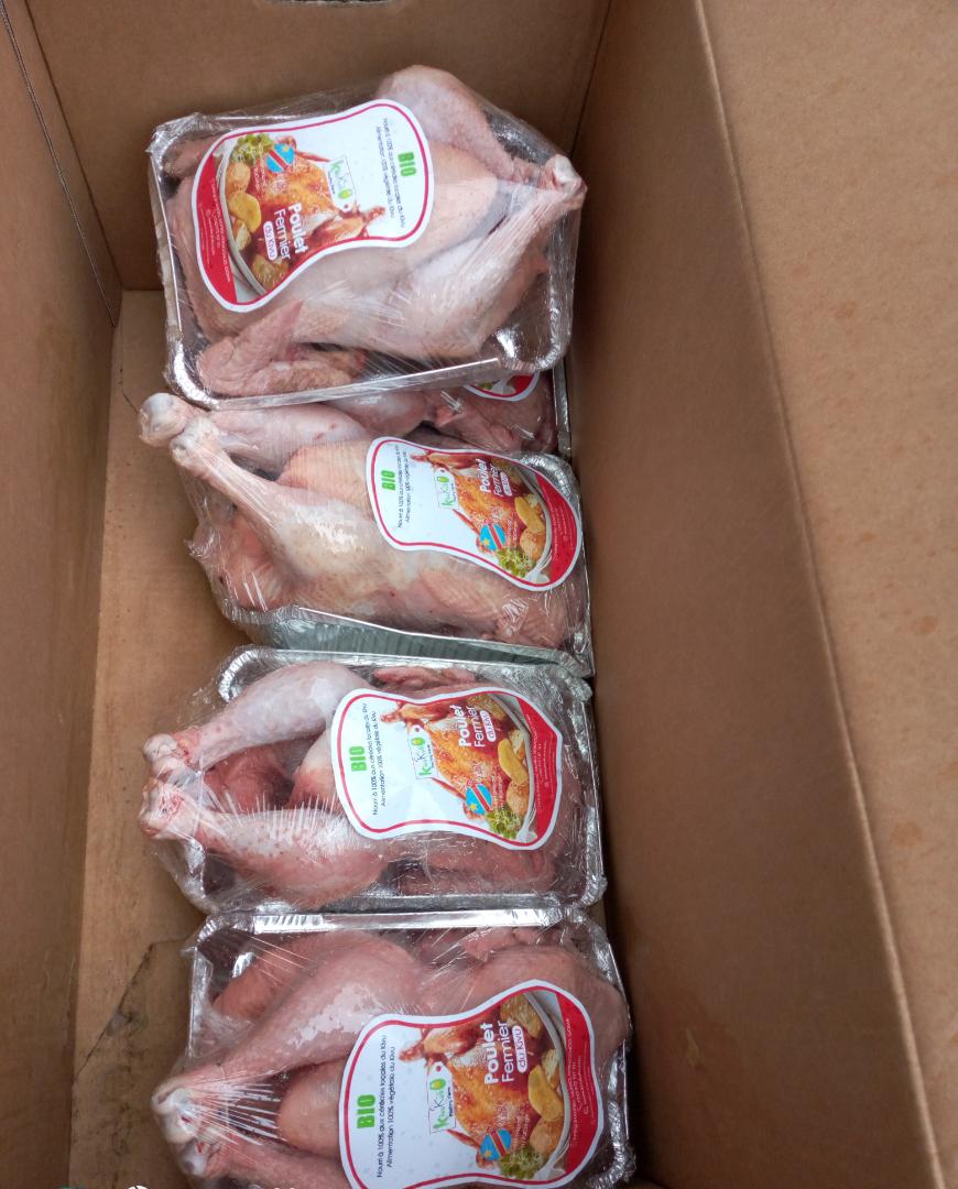 ypard_rdc's tweet photo. #PouletBio de la Sté #Kivu_Kuku_Poultry_sarl. Voici un modèle des #jeunes de @ypard_rdc qui nécessite la mise en échelle.Disponible à Goma et nourri á 100% aux céréales du Kivu.
Tél: +243972107101 @PrimatureRDC @MathePayPay @Mapon_Matata @julienpalukucom @J_Roback @FAO @PNUDRDC https://t.co/oYpcgZ6Nrx