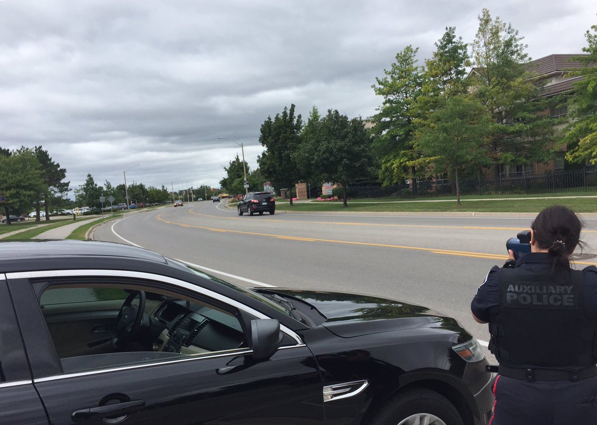 CstTaraso9345's tweet image. Shoutout to Auxiliary Cst Ricci who joined me for #ProjectSafeStart; our Aux/Cst’s provide an invaluable service to us: an extra set of eyes, ears and hands. All in all 15 speeding, 5 CMV, 2 seatbelt, 1 no muffler, 1 cellphone, 1 stop sign tickets issued in school zones today.