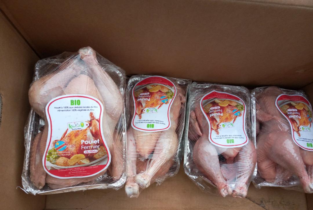 AimKazika's tweet photo. #PouletBio de la Sté #Kivu_Kuku_Poultry_sarl. Voici un modèle des #jeunes de @ypard_rdc qui nécessite la mise en échelle.Disponible à Goma et nourri á 100% aux céréales du Kivu.
Tél: +243972107101 @PNUDRDC @josephtsongo14 @RiafSarl @ChantalFaida @SuisseRDC @UEenRDC @AfDB_Group https://t.co/ouJHG5JATo