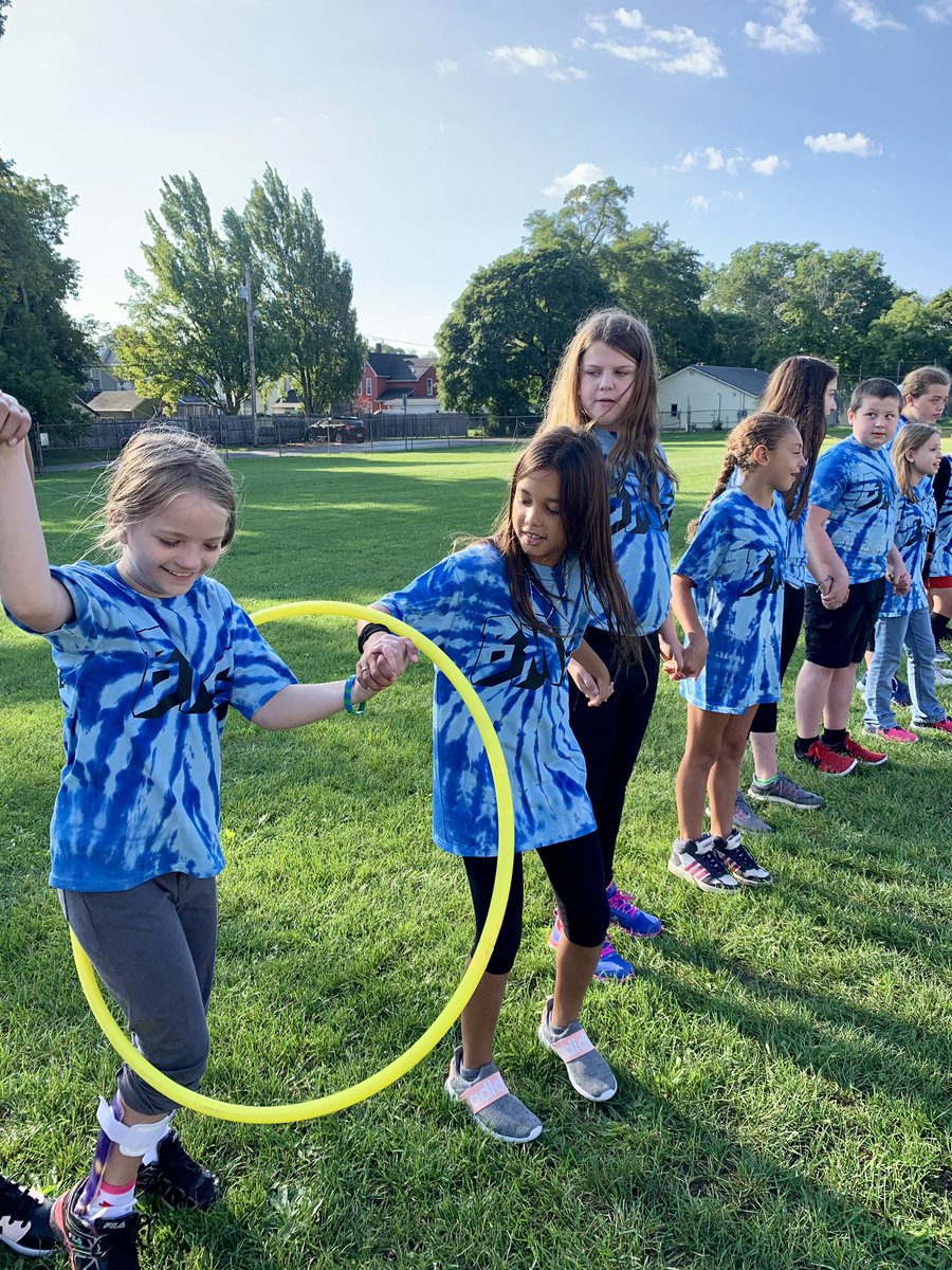 MrsLKillian's tweet photo. Connect Day with 5th grade! It’s good to be back. 😎📚✏️#bmspride #schoolyear2019 https://t.co/Cc9CjzryZ2