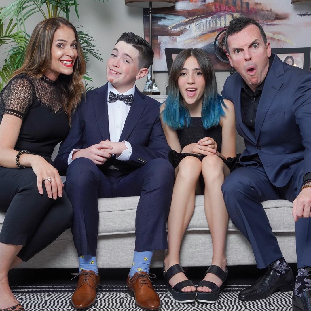 Shout-out to 🇨🇦 internet sensation the <a href="/EhBeeFamily/">Eh Bee Family</a>! With millions of followers, this #Toronto-based family has been making hilarious family-friendly content since 2013. #DYK they’ve had several guests on their channel including <a href="/BillNye/">Bill Nye</a>, <a href="/GlobeTrotters/">Harlem Globetrotters</a> &amp; <a href="/KRNFX/">KRNFX</a> 
📷ehbeefamily/IG