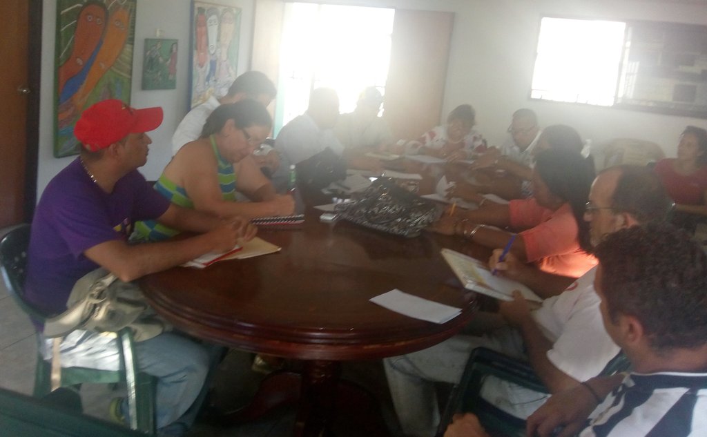 Jean_C_Olmos's tweet photo. Reunión con la Estructura Mcpal. Del @PsuvTrujillo19 Mcpio. #RafaelRangel para evaluar el registro de los #RAAS #VenezuelaNacionProductiva @dcabellor @PedroCarreno_e @RangelSilva4F @Gerardo4fPsuv @ErikaPSUV @hugbelpsuv @LEDYT1 https://t.co/zrK6qCS205