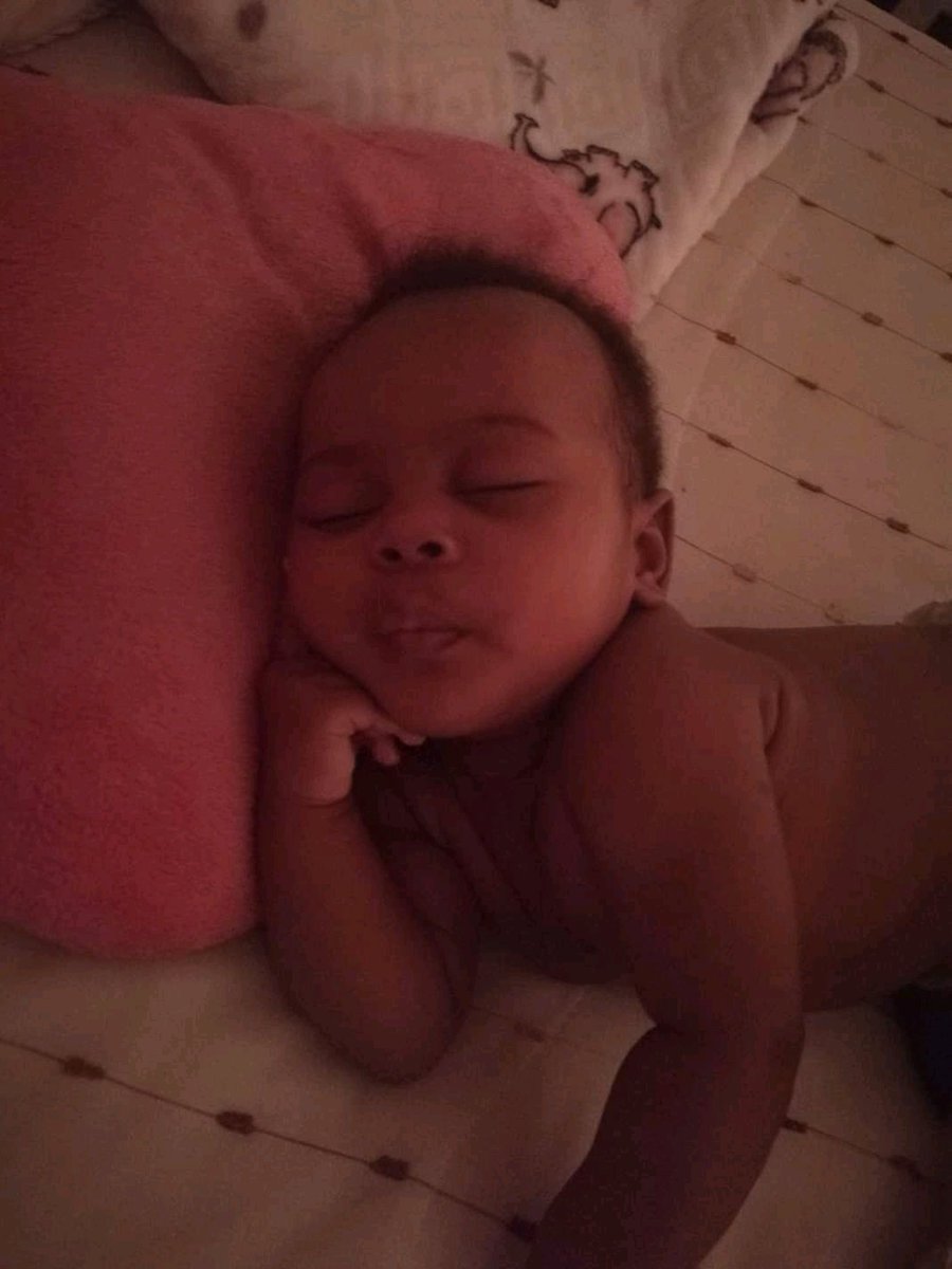 ShandisBoison's tweet photo. @LADYEMILY96 ... Then after you'll be sleeping lyk this...after 2 rounds https://t.co/5wKQeVhBgF
