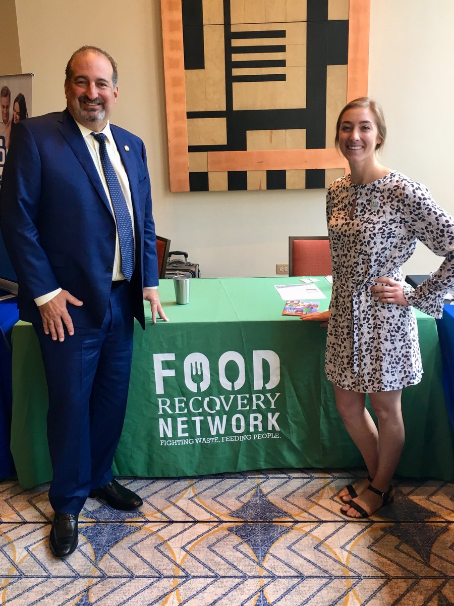 FoodRecovery's tweet photo. Want to be a leader in your industry, fight food waste, and feed people all at once? Apply to become #FoodRecoveryVerified and do the right thing with your surplus food. https://t.co/bKeTHFOAmS https://t.co/DyY1dSDhtT