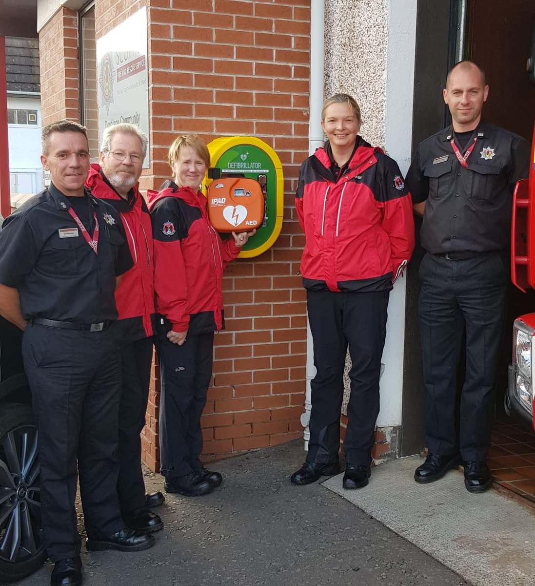 StuartGunn_'s tweet photo. We are delighted to now have a public access Defibrillator located at #Dunblane Community Fire Station in Anderson Street. Thanks to Trossachs Search &amp; Rescue Team for donating this life saving equipment. 
@TrossachsSAR https://t.co/eEI9T1KGAt