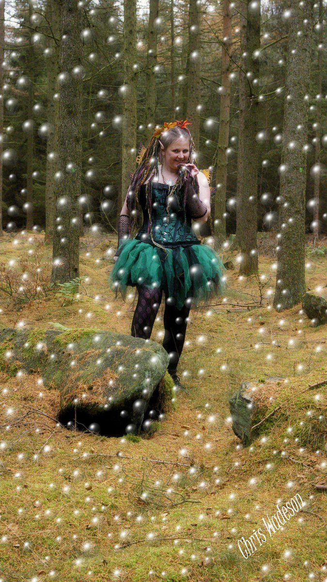 JoanneFreyja's tweet photo. You can NEVER have enough bubbles #freyjafairy #bubbles #fairystory #fairytales #Cottingley #WoodlandTrust #woodland #woods #performer #performance #stories #ContentCreator #contemporaryartist #performingarts #modelling #characterdesign #characterart #characterintroductions https://t.co/BhRhJzo7Se