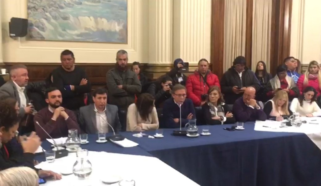 Distintos bloques de la oposición recibimos a movimientos sociales por el reclamo de #EmergenciaAlimentaria. Nos comprometimos a seguir apoyando esta demanda social para atender urgente esta cuestión primaria que es solucionar el hambre de nuestro pueblo.