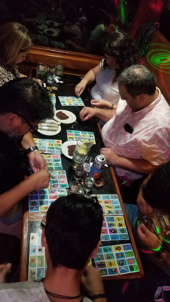 ClaudiaNEIUCCAS's tweet photo. Loving the buzz around @CCAS_NEIU about the #loteria #fundraiser #orgulloneiuccas #makingcollegereal #dollars4scholars #orgulloneiu @NEIU https://t.co/upacj18XmR