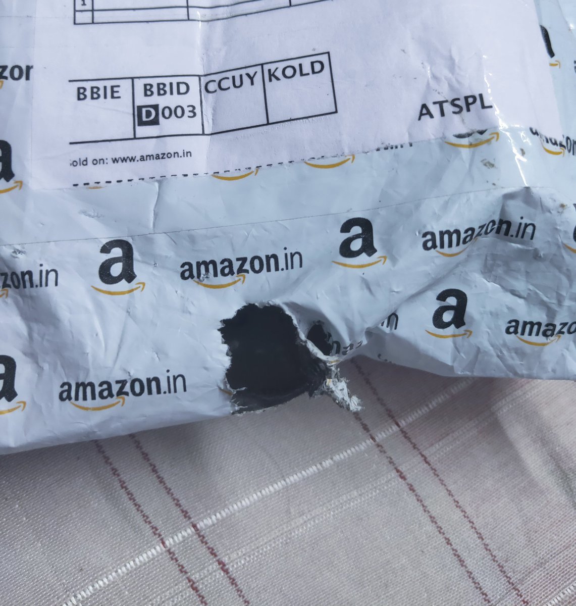 ShagufaZareen's tweet image. @amazonIN 
This is how a mobile phone gets delivered to me without much care and packaging. It is just inside a plastic cover of amazon that too with so much holes on it. This kind of packaging is not appreciable.
#worstpackaging 
#AmazonIndia