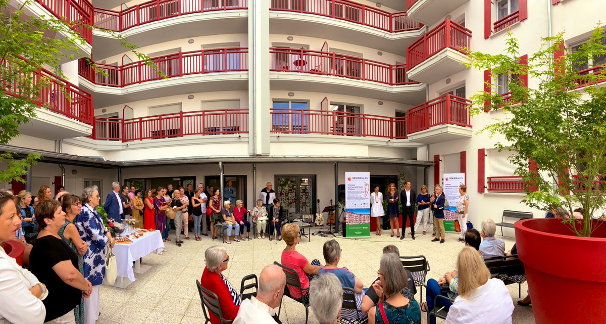 BrouardFred's tweet photo. Aujourd’hui avec @Antoine_Thom nous inaugurions la magnifique résidence @SenHendaye en présence @kottebask, des élus, de nos partenaires, des amis et surtout de nos premiers résidents sous le soleil du Pays Basque 😎 https://t.co/vVaPolOjPe