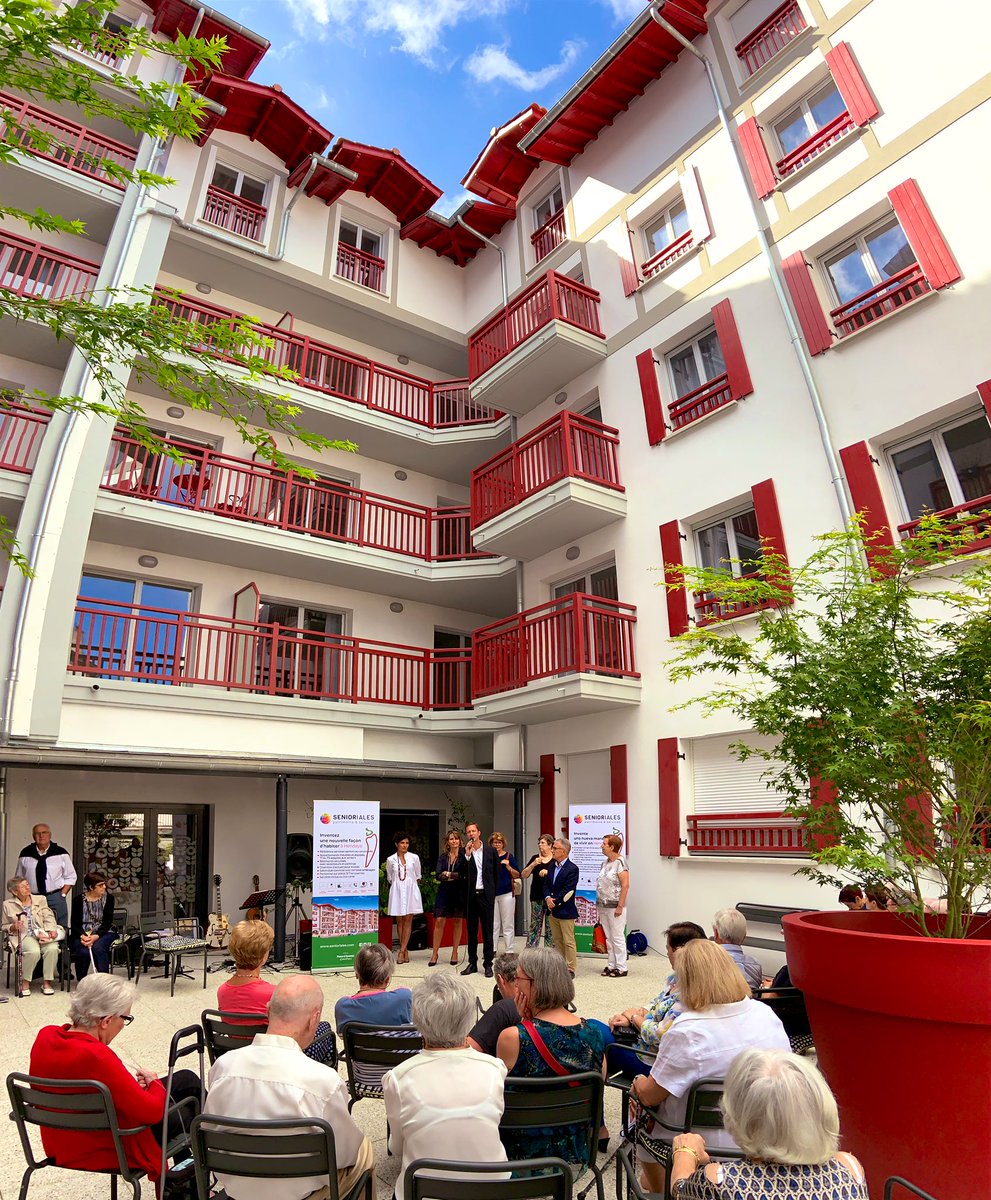 BrouardFred's tweet photo. Aujourd’hui avec @Antoine_Thom nous inaugurions la magnifique résidence @SenHendaye en présence @kottebask, des élus, de nos partenaires, des amis et surtout de nos premiers résidents sous le soleil du Pays Basque 😎 https://t.co/vVaPolOjPe