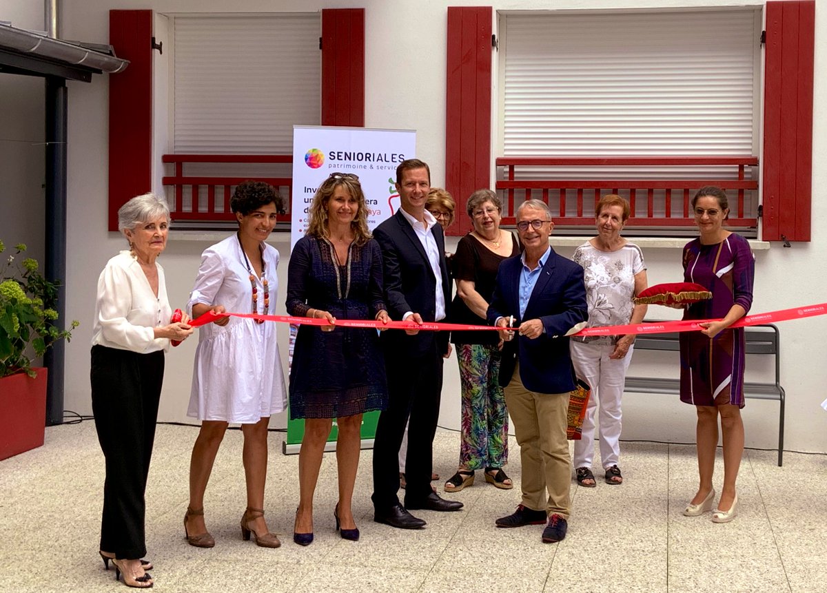 BrouardFred's tweet photo. Aujourd’hui avec @Antoine_Thom nous inaugurions la magnifique résidence @SenHendaye en présence @kottebask, des élus, de nos partenaires, des amis et surtout de nos premiers résidents sous le soleil du Pays Basque 😎 https://t.co/vVaPolOjPe