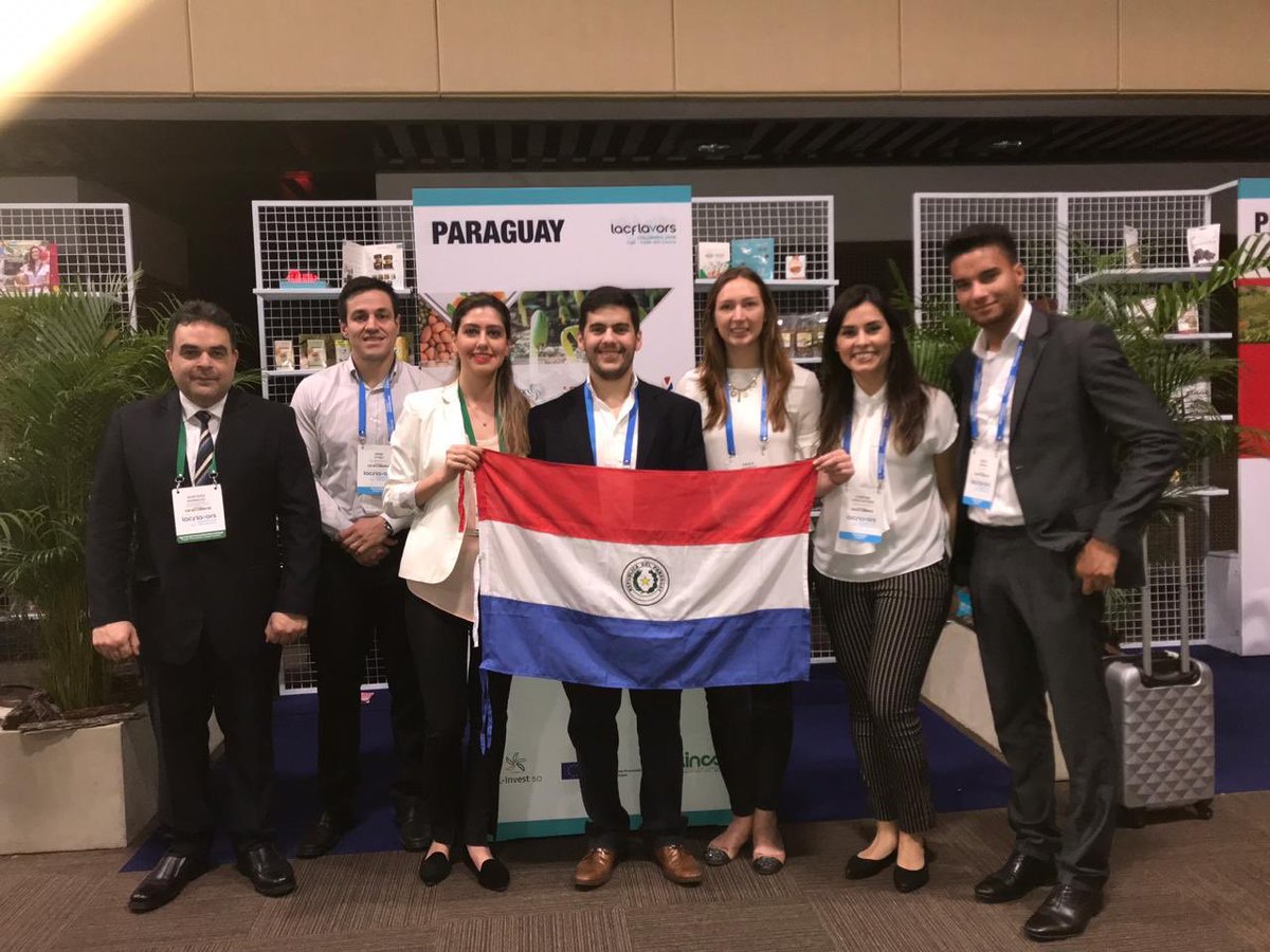 7️⃣Empresas Paraguayas 🇵🇾 participan de la
Rueda de Negocios #LACFLAVORS.
Desde hoy, se reunirán cerca de 650 empresarios. 250 compradores llegarán desde Australia 🇦🇺, Europa, Asia, Latinoamérica y Estados Unidos 🇺🇸, y se tienen previstas más de 2.500 citas de negocios