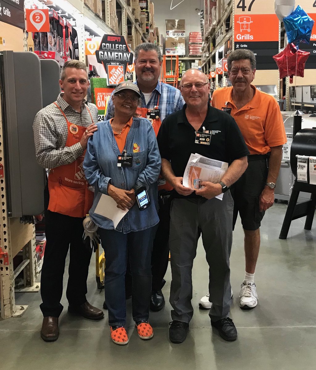 Recognizing some great performances on the Soquel team.  Congrats Lori- great focus on quality and passionate backup. Bill- great store partnership and positive attitude. Dean- great quality in setting Halloween