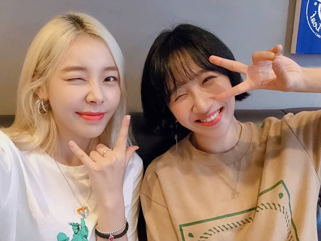 KhanBrasil's tweet photo. [INSTAGRAM] 04.09.19 - Atualização da Euna em seu Instagram pessoal:

"Faz muito tempo desde a última vez que te vi~♡♡♡
Haha é sempre um prazer te encontrar, unnie!!! @.ashleybchoi
É ótimo conversar com você unnniee😍" https://t.co/96BJUBwMwd