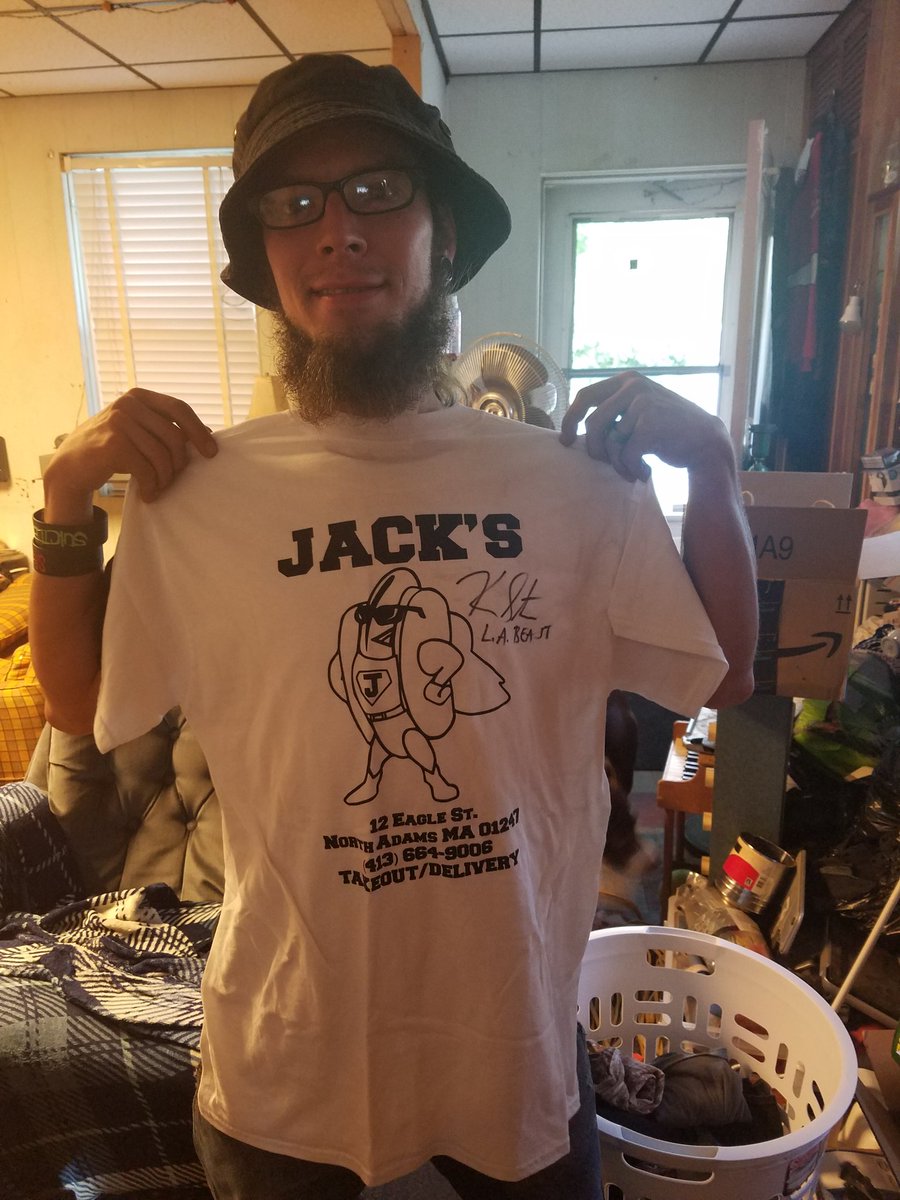Glass_Blaster15's tweet photo. @KevLAbeast  Hey Beast its jackfroststoner420 from YouTube Heres the Pic you asked for with my signed tee-shirt Hope to hear a shout out man!! https://t.co/1wisSD7Kk3