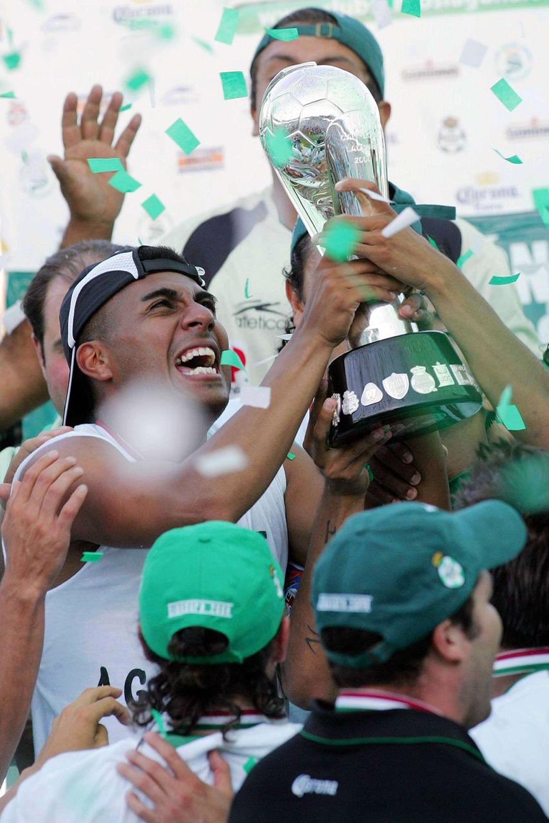 Feliz Aniversario <a href="/ClubSantos/">Club Santos</a> Orgulloso de ser parte de su historia 🏆2008🏆2012💚 #HL10⚽️