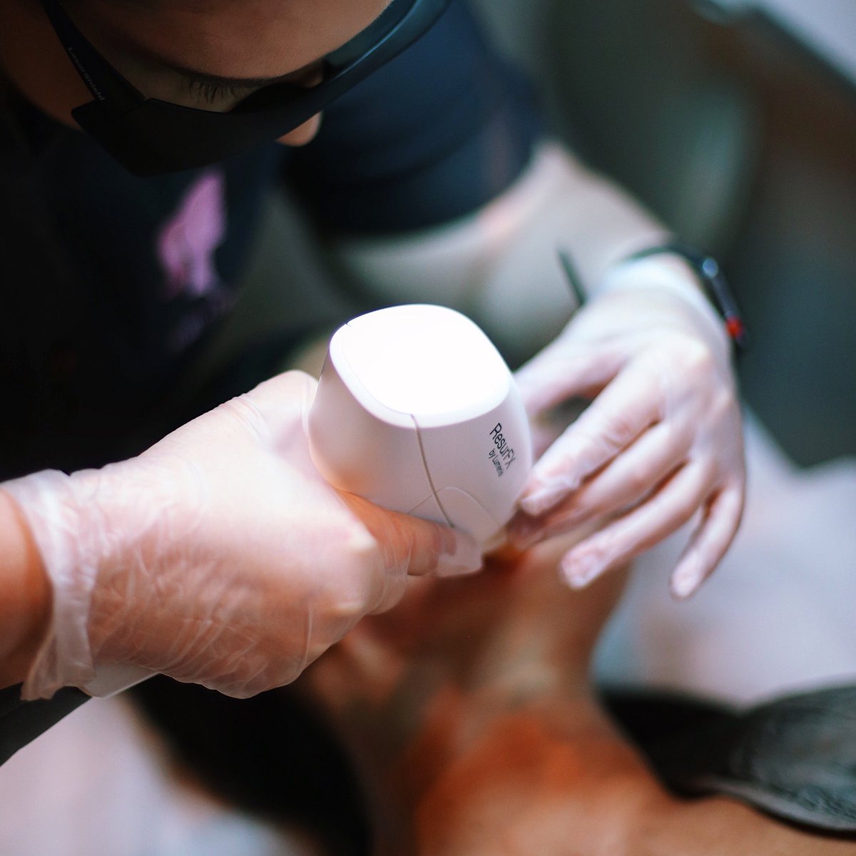 TruthBeautySpa's tweet photo. Major (visible) skin improvement + little downtime = #ResurFX! If wrinkles, skin tightening + acne scarring are #skinconcerns for you, you’ll want to book an appointment with ResurFX! Tap the link in our bio to learn more 💗 #TruthAndBeauty #Medspa #LongIsland https://t.co/cLzTFJzcSH