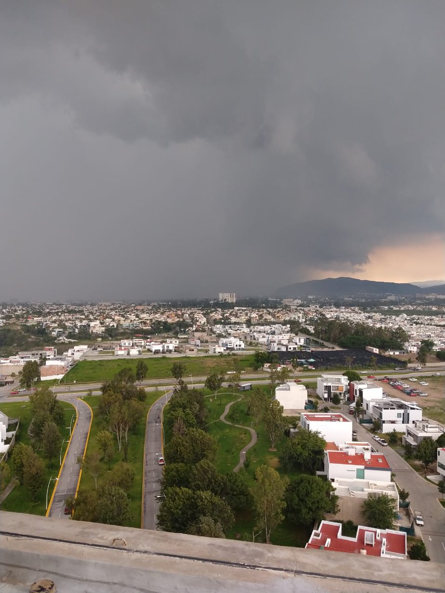 Monitoreo103's tweet photo. 📡 Fuerte  #lluvia sobre #LópezMateos y #periférico en #Zapopan #Fernand #MetroSimpsonito #Metro50Anos #LluviasMty #QueRisaMeDa #50AniversarioMetro #KillMyMind #BuenMiercoles #PerfecTour #Miercoles https://t.co/swjF6I2ywB