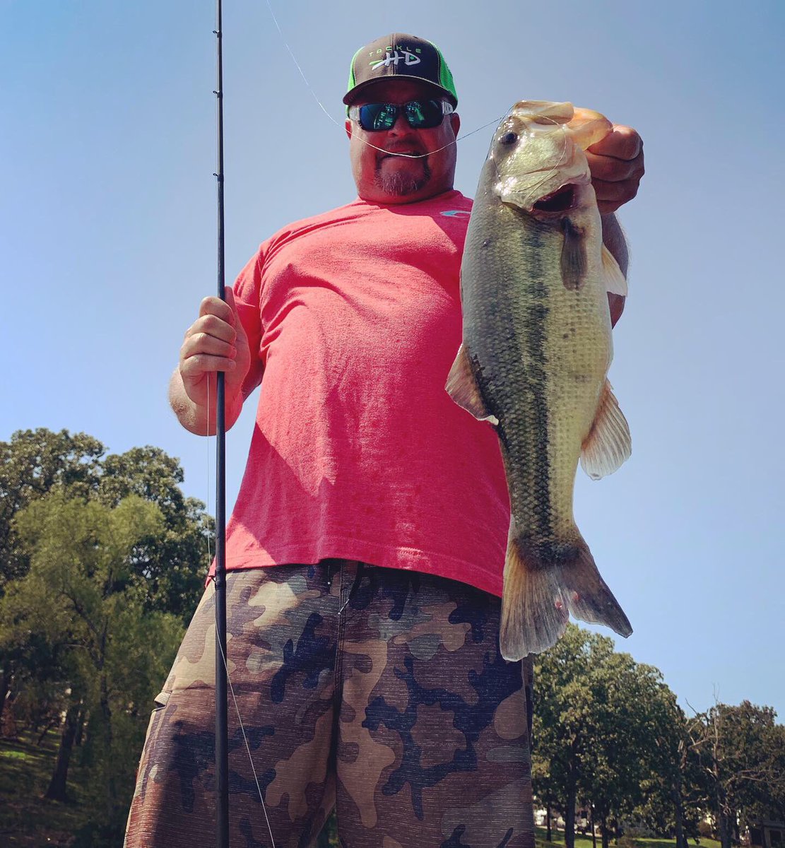 TackleHD's tweet photo. What an awesome day at the office! Had the pleasure of testing some prototypes and throwing the tried and true Hi-Def Craw with the one and only @JamesWatsonFish ! We cracked on a few bigguns! #TackleHD #WorldWide #JMFW #HiDefCraw #TableRockLake #MajorLeagueFishing #BassFishing https://t.co/pjTTxvHT01