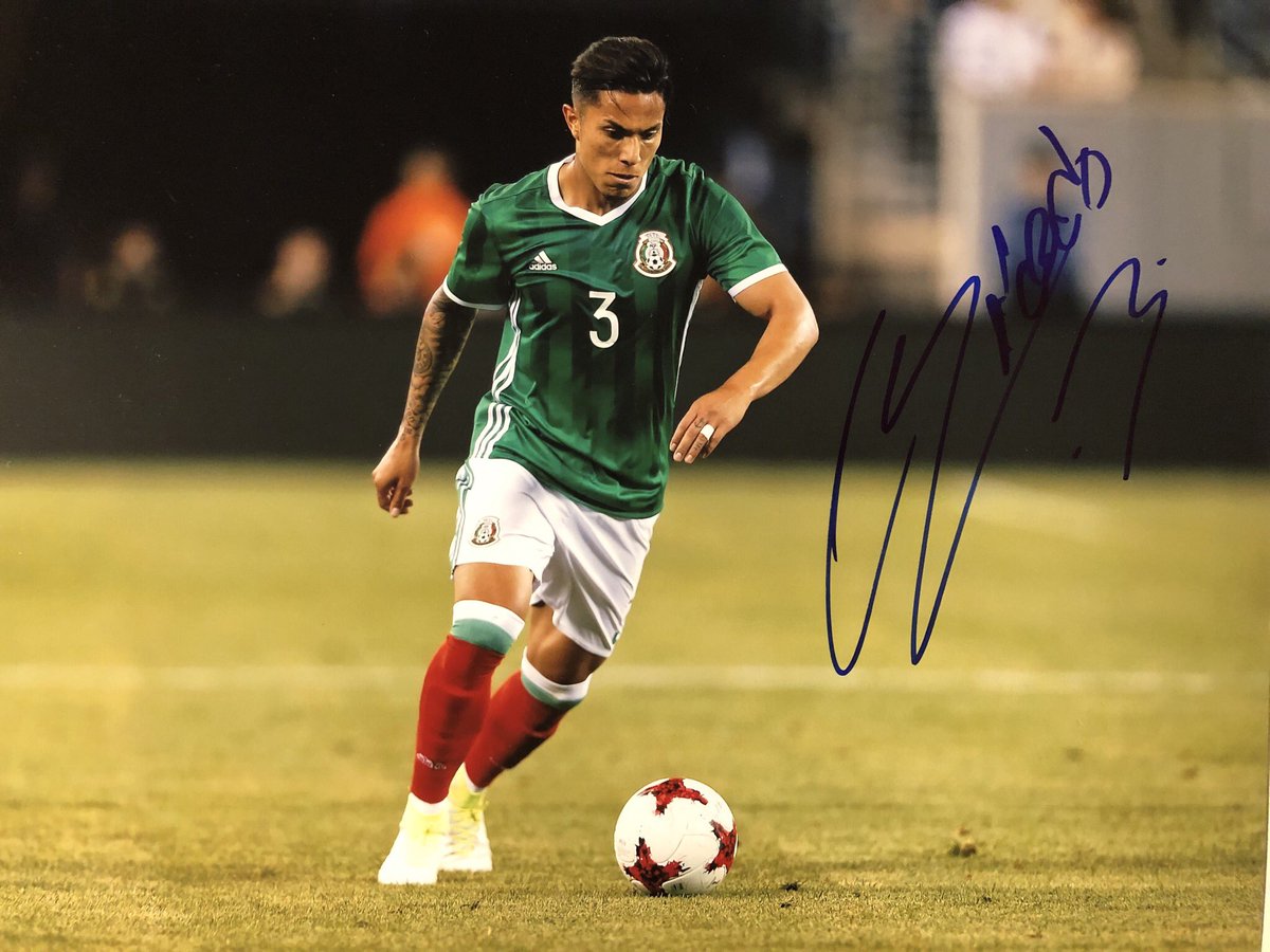 RealSignas's tweet image. El Titán! Jugador de Club Tigres y selección mexicana 🇲🇽✍️💪