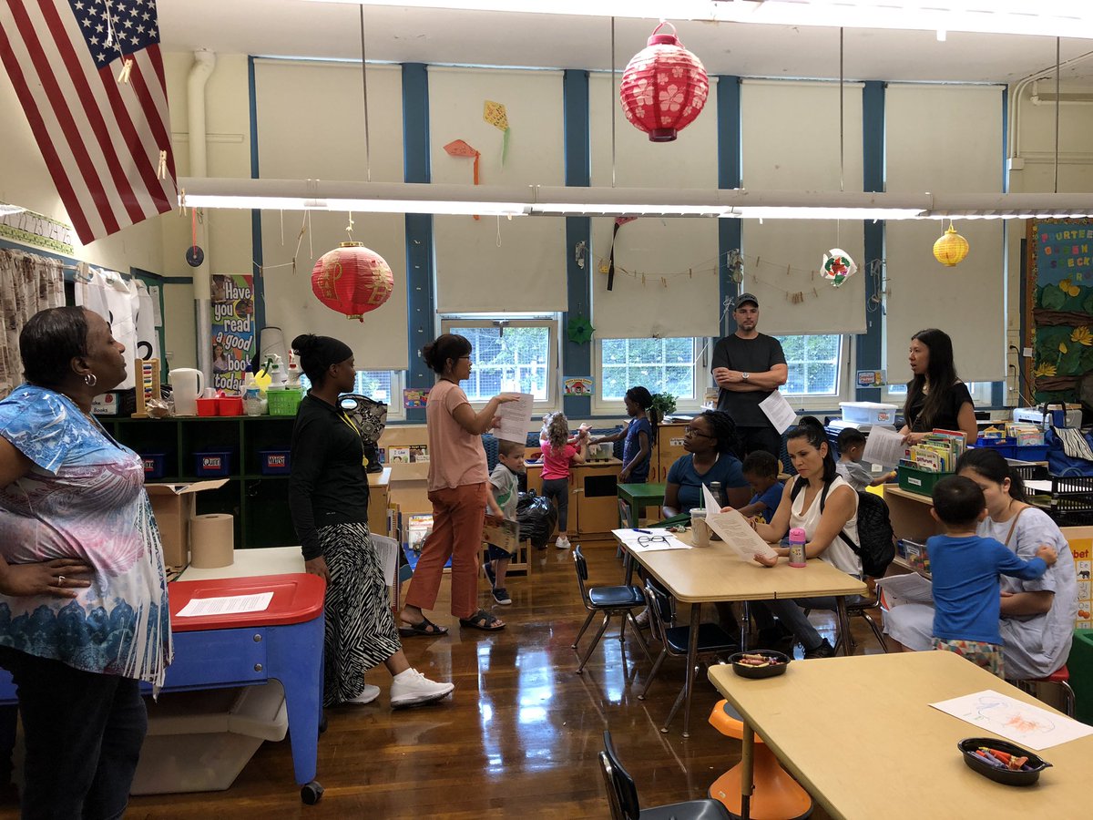 mjwutaylor's tweet photo. Welcome to Kindergarten @BCassellius #BPSProud  @countdown2k @MelinaH56246362  
Meet &amp; greet our new &amp; returning K families. Everyone (adults &amp;Kids) is so ready and adorable! https://t.co/rw6fnvwISE #clearthelist #TwitterPhilanthrophy https://t.co/L9VE2uuheT