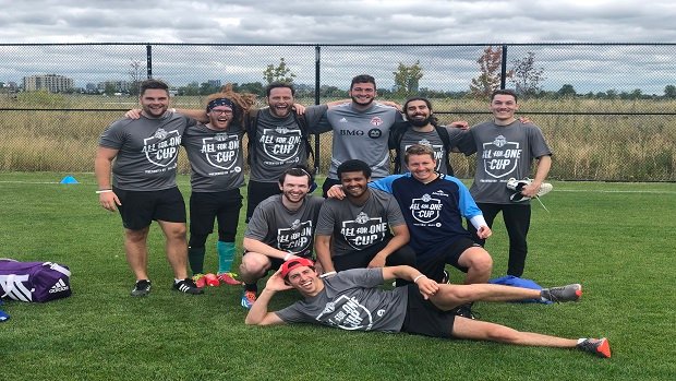 BarDown's tweet photo. .@TorontoFC players coached recreational soccer teams in support of youth facing barriers. π MORE @ https://t.co/H7u8633mxR https://t.co/OE93x1IHib