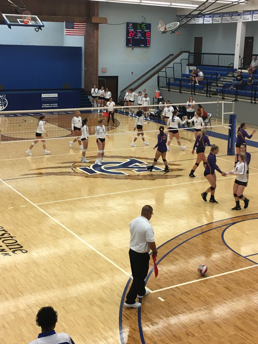 YCsadiec's tweet photo. @YCPanthersVB with the WIN tonight AND devo to follow- makes for the perfect YC night ๐ #myYC #YCVB2019 #YCCommunity #love https://t.co/yVFmNhB9cd