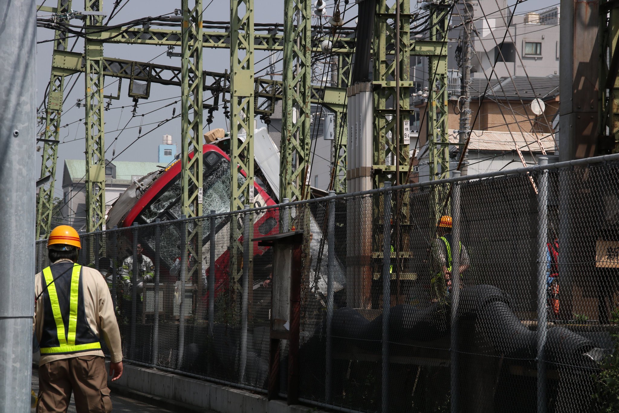 画像 京急線事故続報です前から少なくとも3両は脱線 先頭は45 程