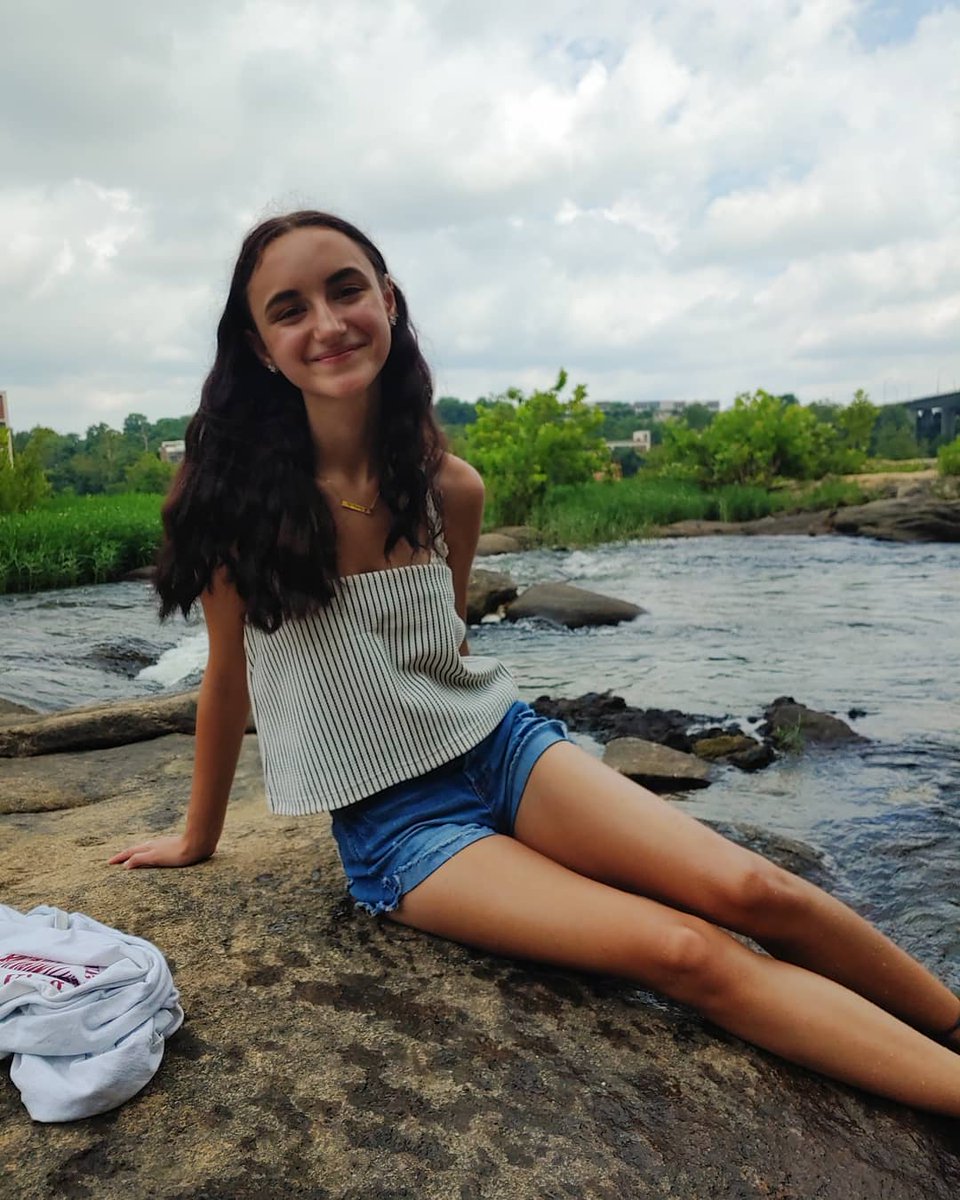 IndigenousBeads's tweet photo. Hi! My name is Sunshine. Im Upper Mattaponi from Virginia. Im your host for the week!  Im super excited. Ill do a thread about myself to start off :) https://t.co/MGxkc902L9