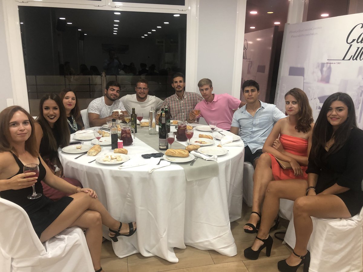 Emergencias112s's tweet photo. ¡📢Copleros, copleras📢! 
Otro año más nos tenemos que decir adiós 👋🏻 pero.....siempre de la mejor manera. Esta noche estamos celebrando "La Fiesta Fin Del #PlanCopla2019"
Mucha gracias y ahora toca un poco de diversión 💃🏻🕺🏻
Pasadlo bien👏👏 https://t.co/g6twlFPVaJ