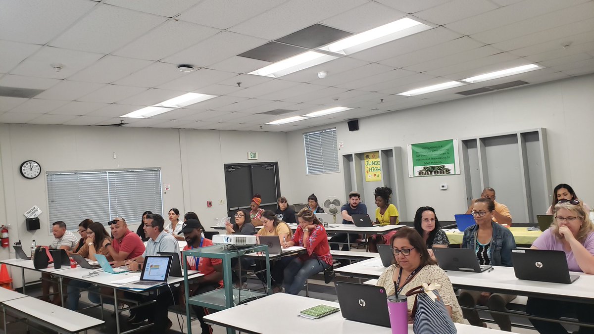 SBCSS_EdTech's tweet photo. Educators transitioning to the @GoogleForEdu ecosystem and learning about how Google Hangout/ Meet can allow more opportunities for students and teachers! Thank you @ClayCodes @aliciaduell and today's international guest @DruWatts talking about the value of video conferencing! https://t.co/kCEkklRCIc