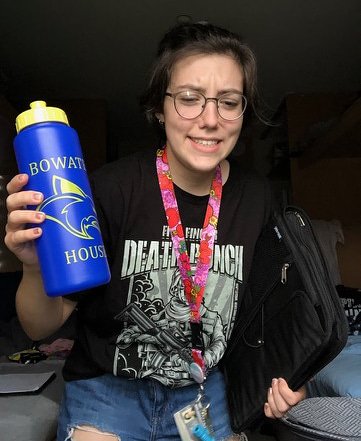 MajorCrystal's tweet photo. @StringerCBRH @AlexandraDouce2 I requested a "first day of classes at university pic". This is what I got. Love this kid! https://t.co/u7jmGrYb8h