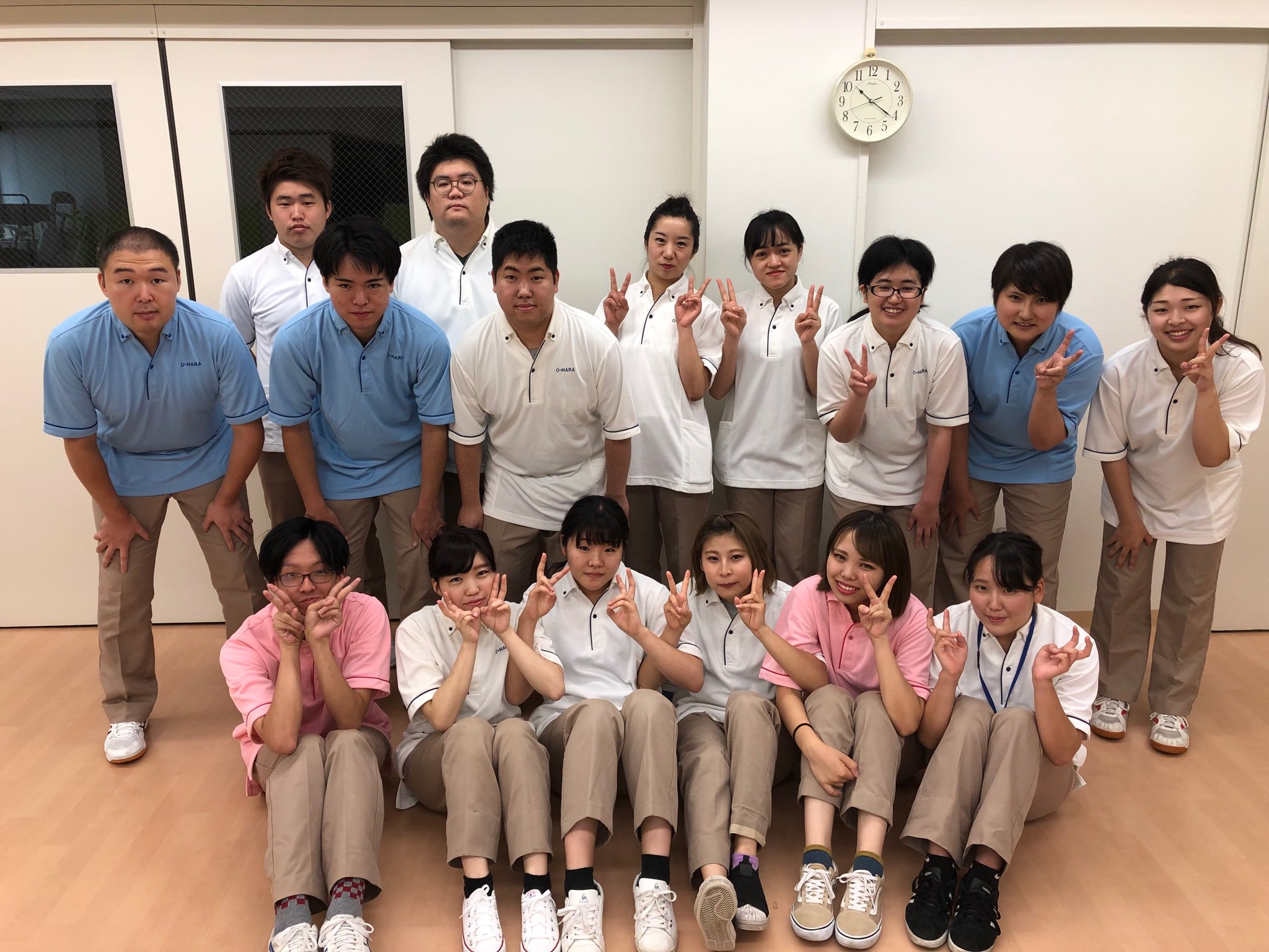 大原学園 千葉校 公式 介護福祉士コース2年生 只今実習中です 帰校日に卒業した留学生が遊びに来てくれました 介護施設で元気に働いてまーす 大原学園千葉校 介護福祉士コース