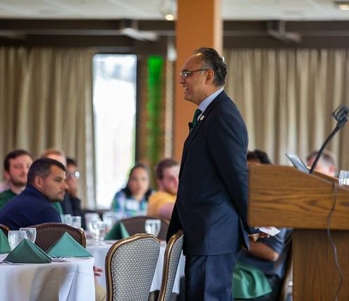 MSU_MBA's tweet photo. To close out orientation, Dean Sanjay Gupta addressed the incoming Broad MBAs on the great opportunities that lie ahead during their time here at MSU.
#BroadMBA #MichiganState #MSUmba #EastLansing #BackToSchool #GoGreen #SpartansWill #MSU #MSUspartans #SpartanMBA #universities https://t.co/yjvIW2yFV0