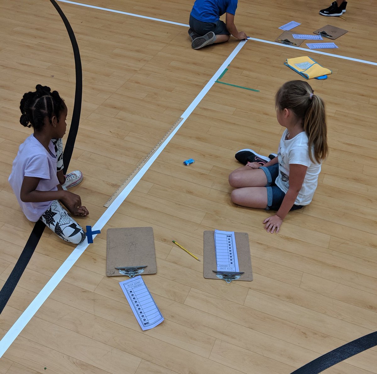 mrslawrence2nd's tweet photo. Today is class we had a measurement derby 🙂🏁🏎️ Students needed some hands on practice understanding how to measure with a meter stick.  Hot wheels to the rescue! Students raced and then measured how far the car went. #handsonlearning #magicofmath @arrowoodbucs @XeniaSchools https://t.co/VzrgBsPaXc
