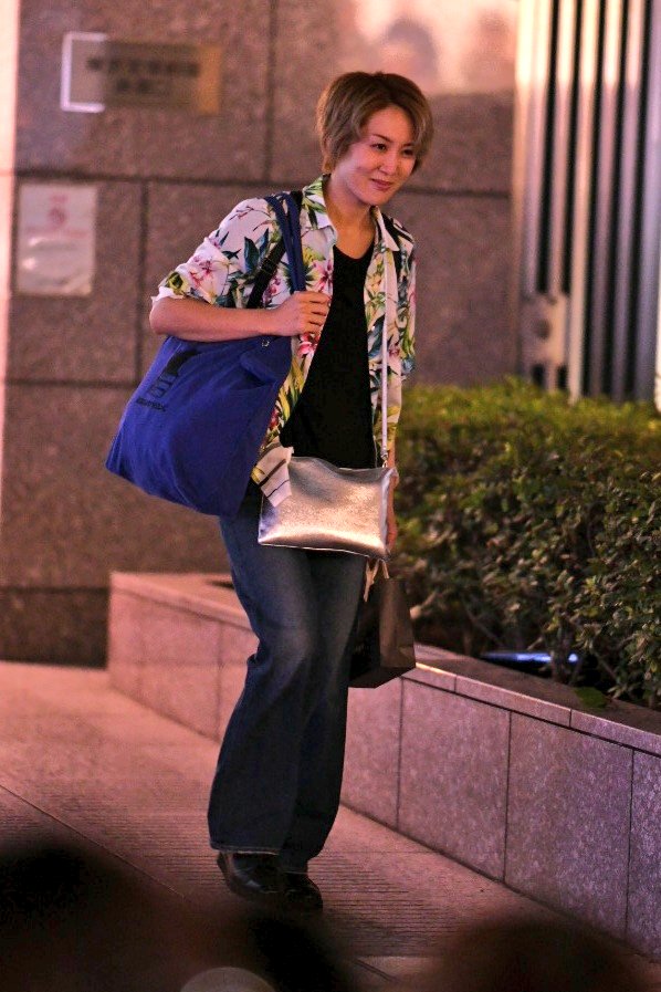 Twitter 上的 Veilchen 9 1 雪組千秋楽 奏乃はると さん 芝居では頼りない谷さんですが ショーでのお歌 組長としてのご挨拶 さすがでした 雪組 千秋楽 奏乃はると T Co Tg4po5f9n0 Twitter