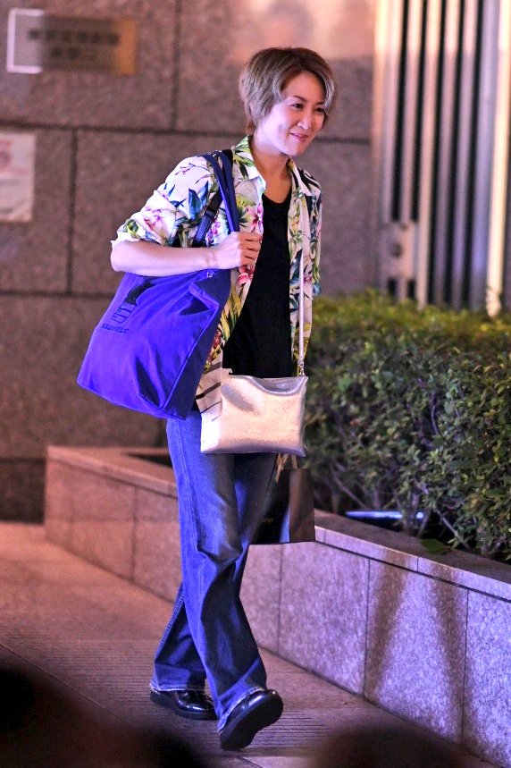 Twitter 上的 Veilchen 9 1 雪組千秋楽 奏乃はると さん 芝居では頼りない谷さんですが ショーでのお歌 組長としてのご挨拶 さすがでした 雪組 千秋楽 奏乃はると T Co Tg4po5f9n0 Twitter