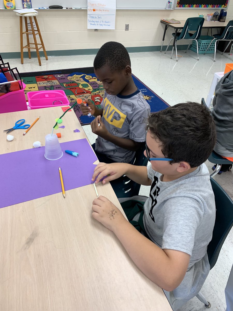 Mrs_Hansen3rd's tweet photo. These kiddos had fun today building models of a plant! I love how each is unique.🌸 #sunraysoars @sunrayexplorers https://t.co/OhHg6Qj05u
