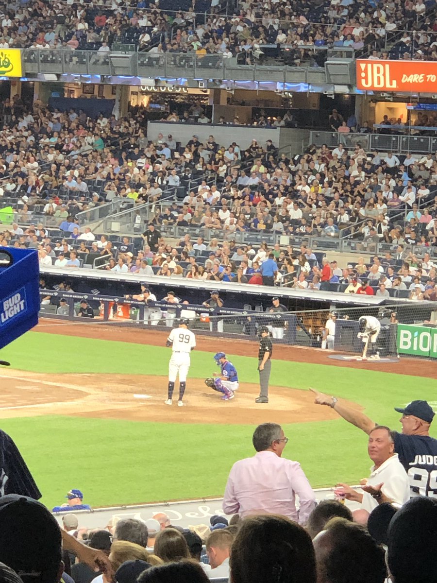 MamaGercks76's tweet image. #ATTNYY #yankees ❤️ with my guy and my Texas friend :)