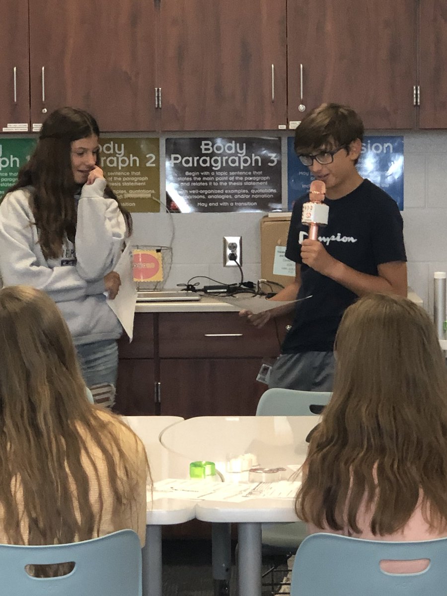 SpeakerRepeater's tweet photo. From @TeenTeacherLA. Love my new #BlueToothMicrophone! Yesterday and today #English9Krupp students interviewed one another and introduced their partners to the class with my fancy microphone! 🎤 #PublicSpeaking #OtsegoKnights https://t.co/39c5Dqj7tu