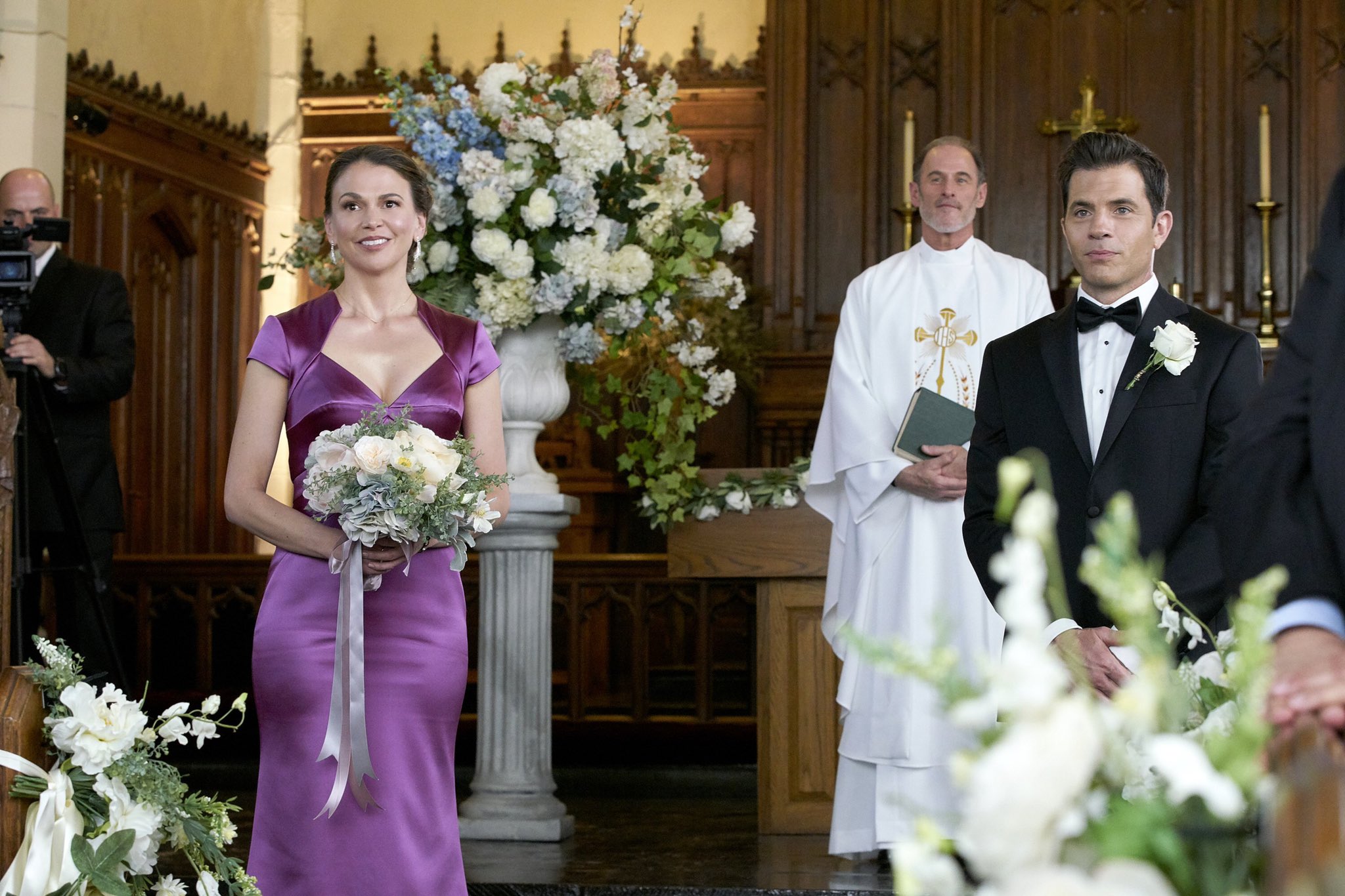 Sutton foster wedding 60 photos Vianawedding com