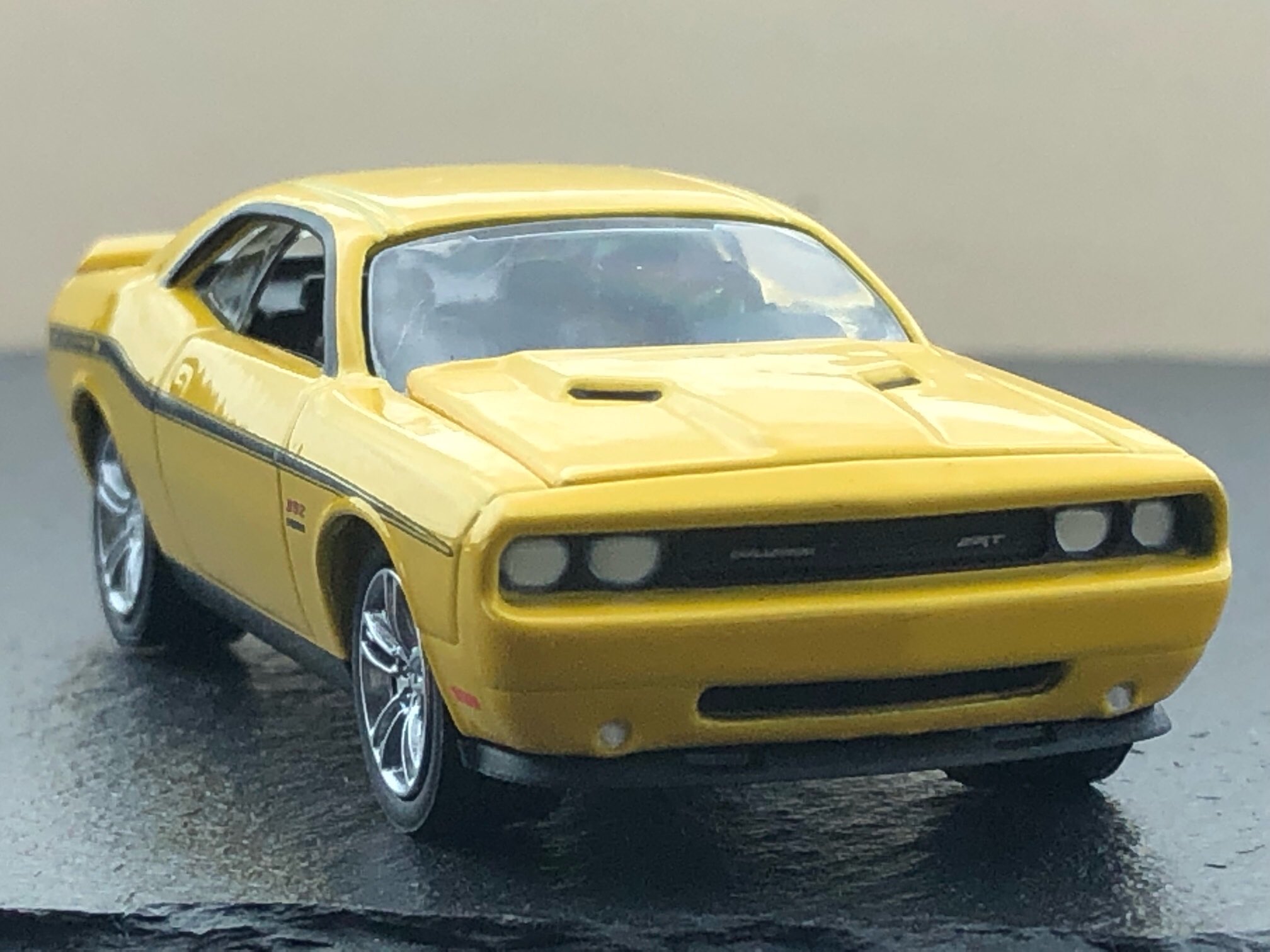 ランチパッド Twitter પર 現行型のダッジ チャレンジャー 米国車らしいマッシブさが グリーンライト 製の良いところです 1 64スケール