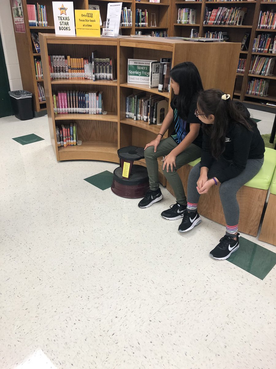 DiegosDiner2011's tweet photo. My students encourage me to enjoy coming to work. Their passion for reading and patience to check out new books is priceless! #ELARelentless #muñozmania https://t.co/cC7paAkUxn
